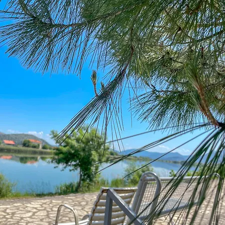 Apartament Bata - 1st Row To The Neretva River *