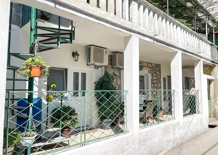 Bata - 1st Row To The Neretva River