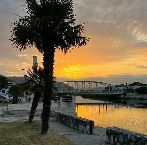 Bata - 1st Row To The Neretva River 公寓 *