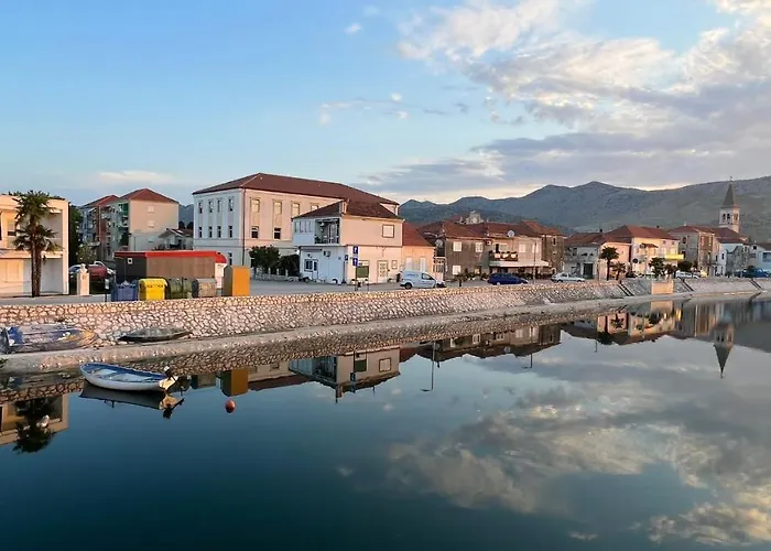 公寓 Bata - 1st Row To The Neretva River