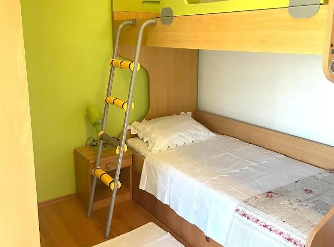 Bata - 1st Row To The Neretva River * Opuzen (Dubrovnik-Neretva)