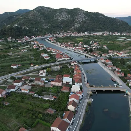 Apartment Bata - 1st Row To The Neretva River *