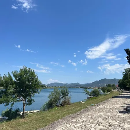 Bata - 1st Row To The Neretva River Apartment Opuzen (Dubrovnik-Neretva)