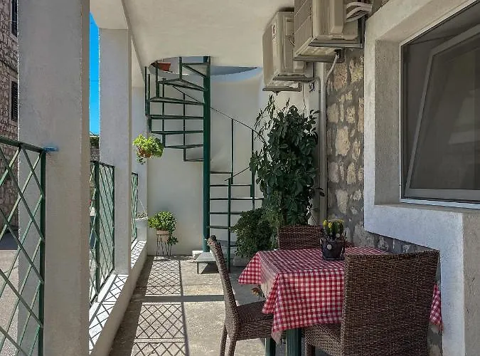 Apartamento Bata - 1st Row To The Neretva River
