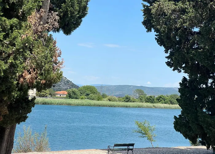 Bata - 1st Row To The Neretva River Apartamento *